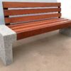Parkbank model Kampas 9 Parkbank met betonnen steunen en houten zitting en leuning